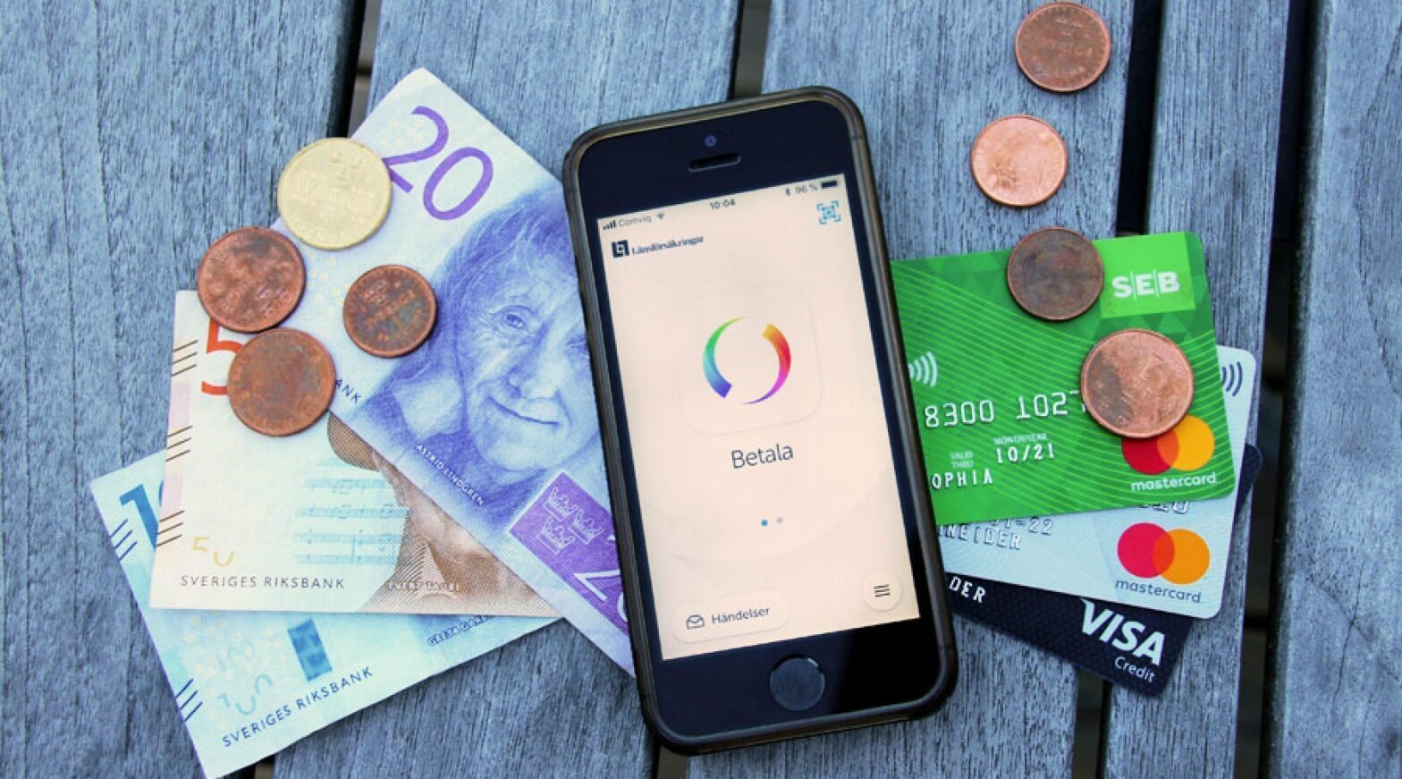 Countries leading innovation in digital currency and fintech systems
